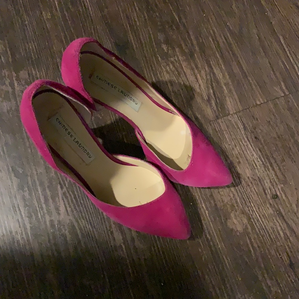 Chinese laundry Raspberry colored shade pumps